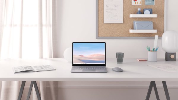 Microsoft Surface Laptop Go Intel® Core™ i5 i5-1035G1 31,6 cm (12.4") Touchscreen 8 GB LPDDR4x-SDRAM 128 GB SSD Wi-Fi 6 (802.11ax) Windows 10 Home in S mode Platina (0889842668049)