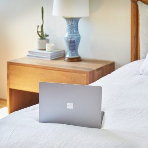 Microsoft Surface Laptop 3 Intel® Core™ i5 i5-1035G7 34,3 cm (13.5") Touchscreen 8 GB LPDDR4x-SDRAM 256 GB SSD Wi-Fi 6 (802.11ax) Windows 10 Pro Platina (0889842489040)